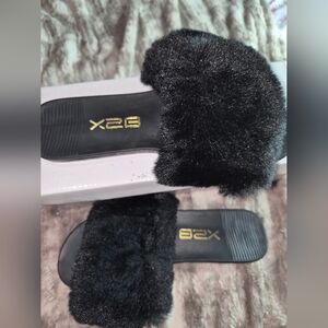 X2b Black Furry Women's Sandals